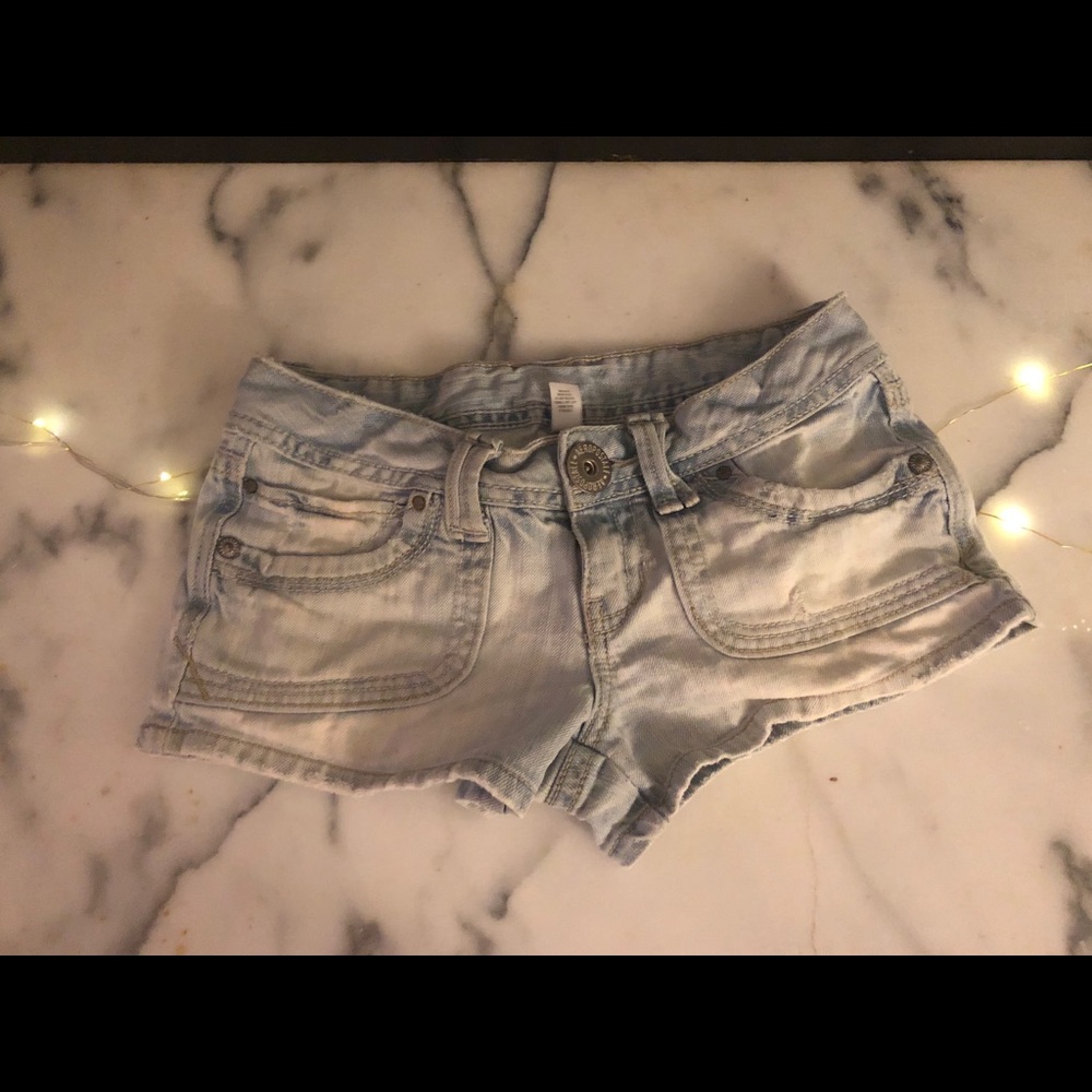 Aeropostale Light Wash Jean Short Shorts